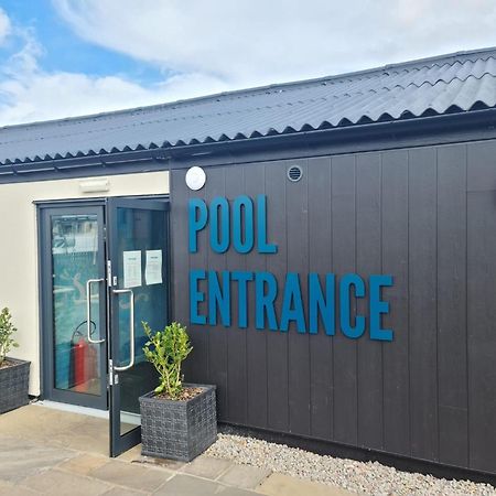 Highway Hotel Lossiemouth Bagian luar foto