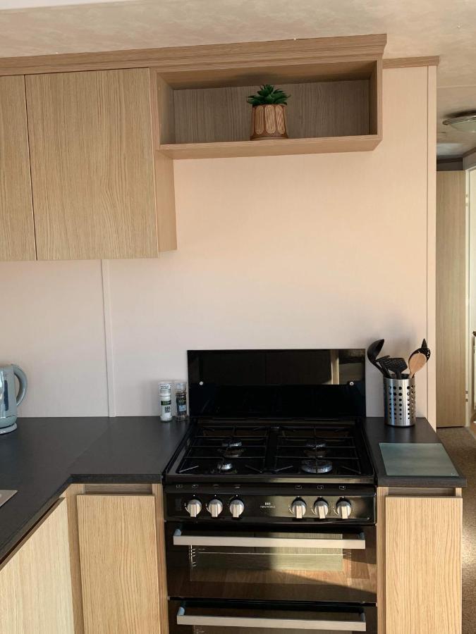 Highway Hotel Lossiemouth Bagian luar foto
