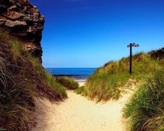 Highway Hotel Lossiemouth Bagian luar foto