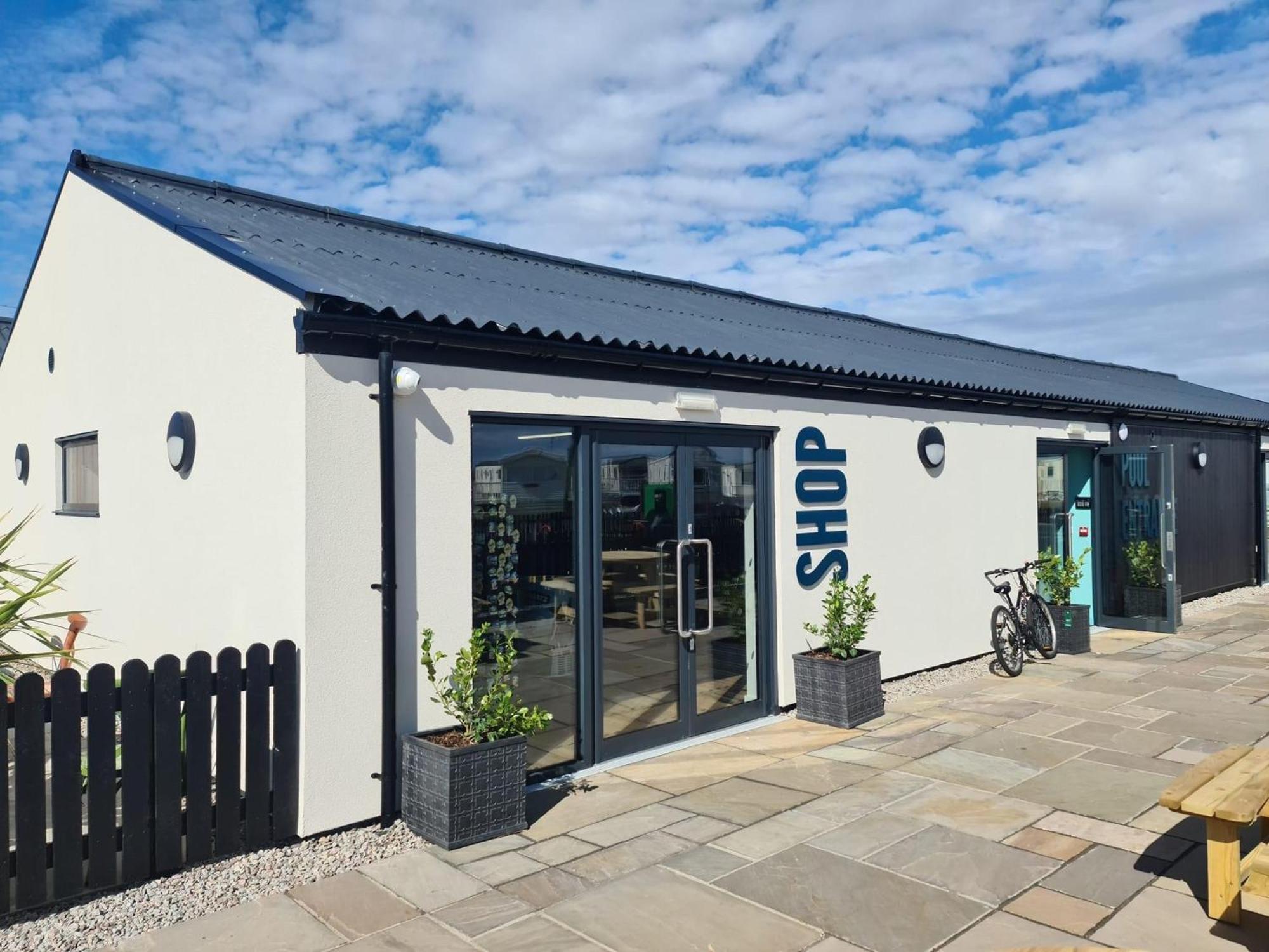 Highway Hotel Lossiemouth Bagian luar foto