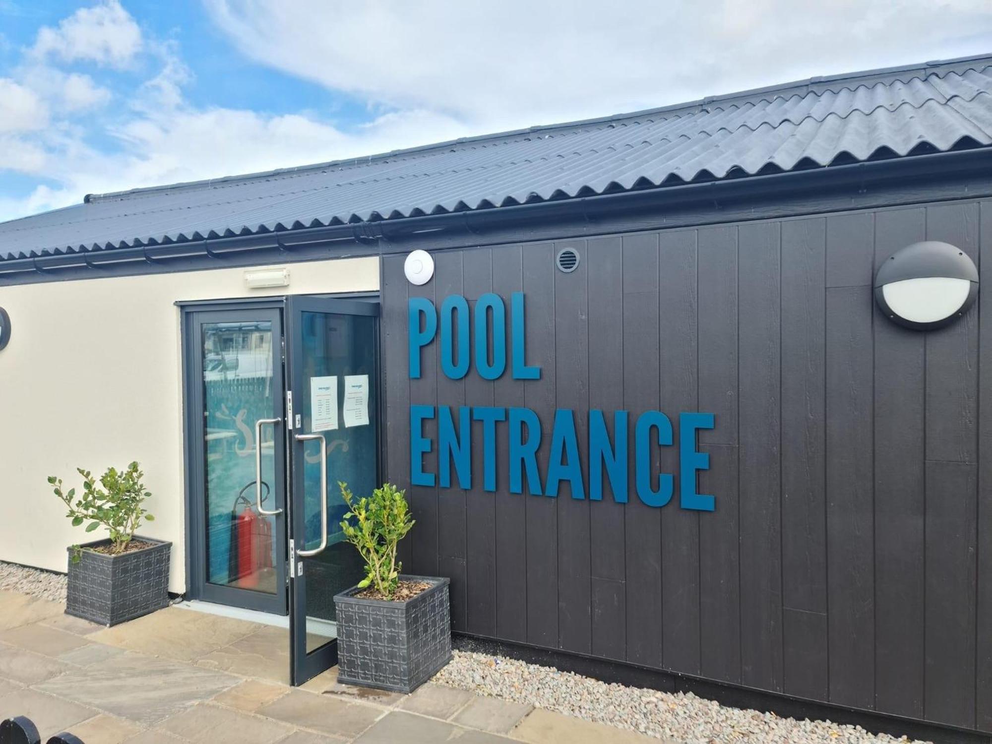 Highway Hotel Lossiemouth Bagian luar foto